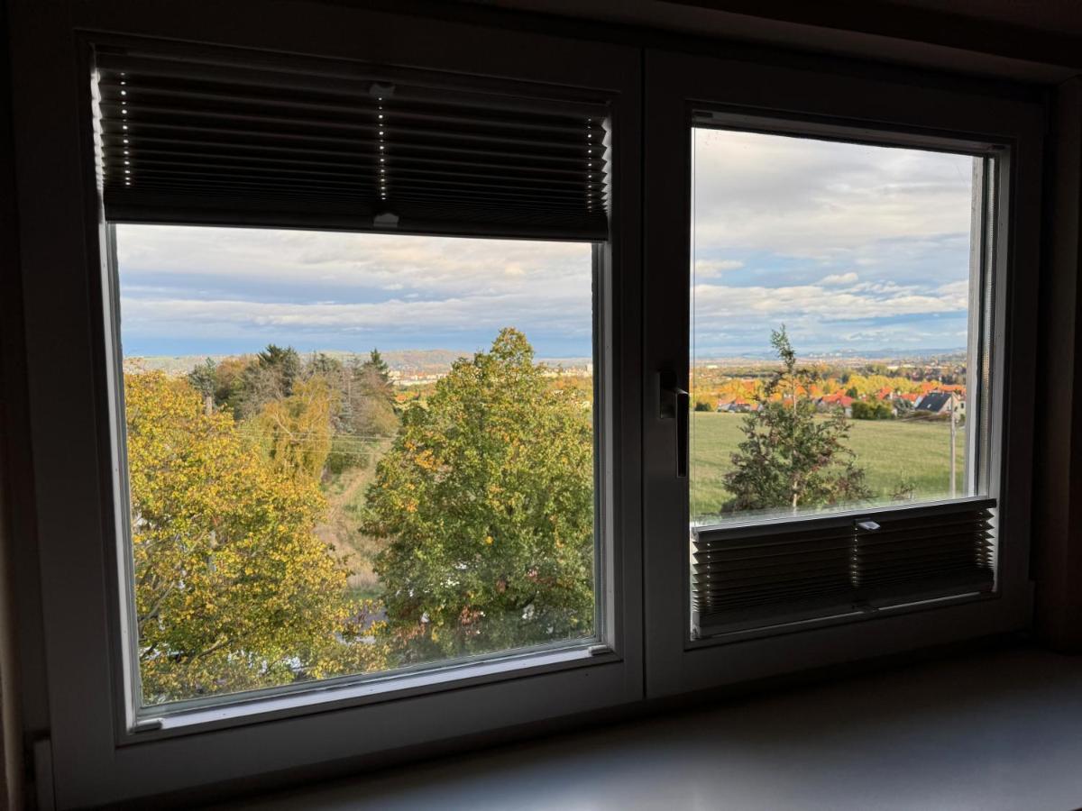205 Qm "Traumtor" Mit Sauna, Whirlpool, Kamin Und 3 Terrassen Mit Blick In Die Boehmisch Saechsische Schweiz Dresden Luaran gambar